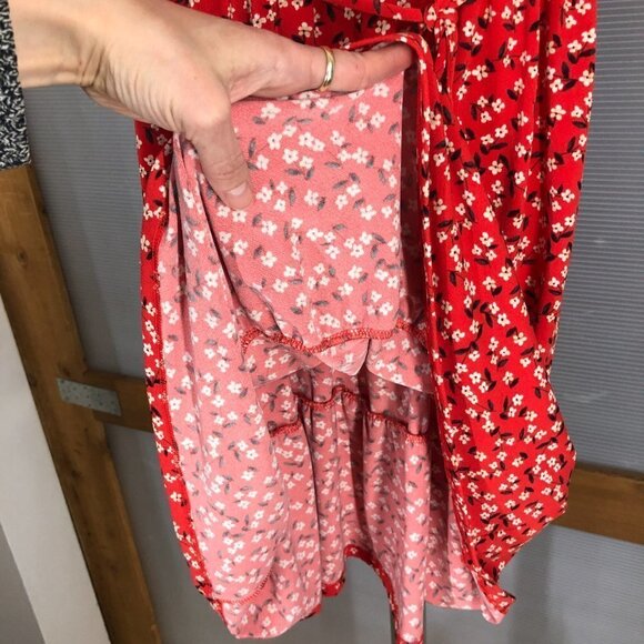 BR Fcty Red White Floral Fit & Flare Flounce Hem Short Sleeve Dress Sz M - Picture 8 of 15